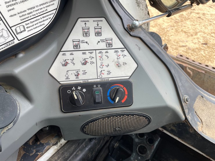 2015-bobcat-t550-image-48