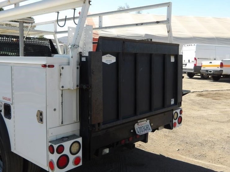 2011-ford-f550-image-13