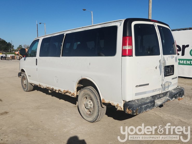 2005-chevrolet-3500-image-4