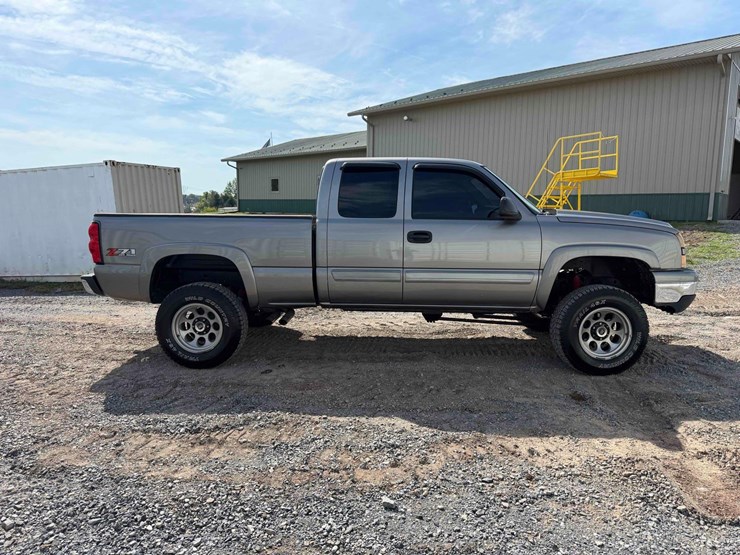 2006-chevrolet silverado-pick-up-image-6