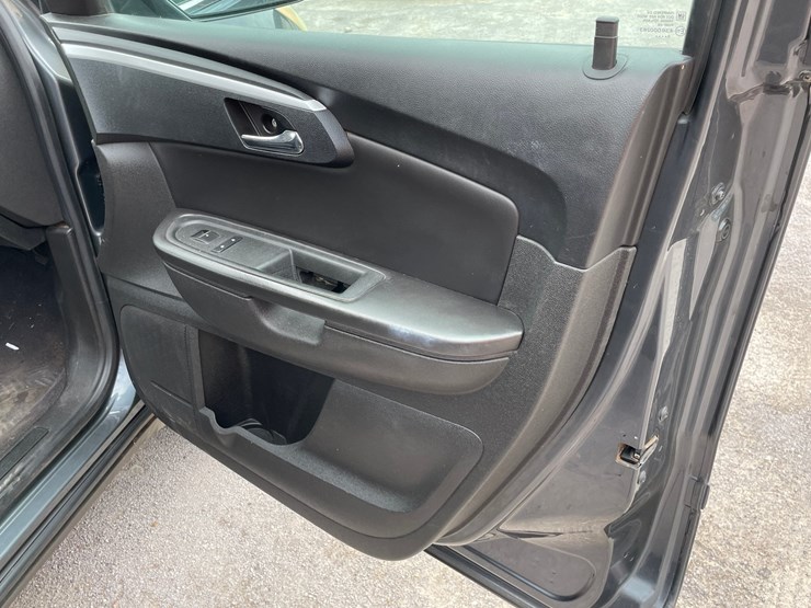 2010-chevrolet-traverse-image-91