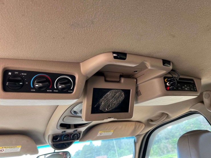 2004-ford-excursion-limited-image-24