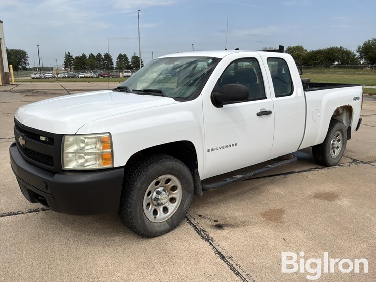 2008-chevrolet-silverado-1500-image-1