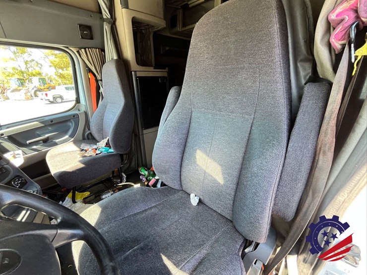2018-freightliner-cascadia-t/a-truck-tractor-image-81