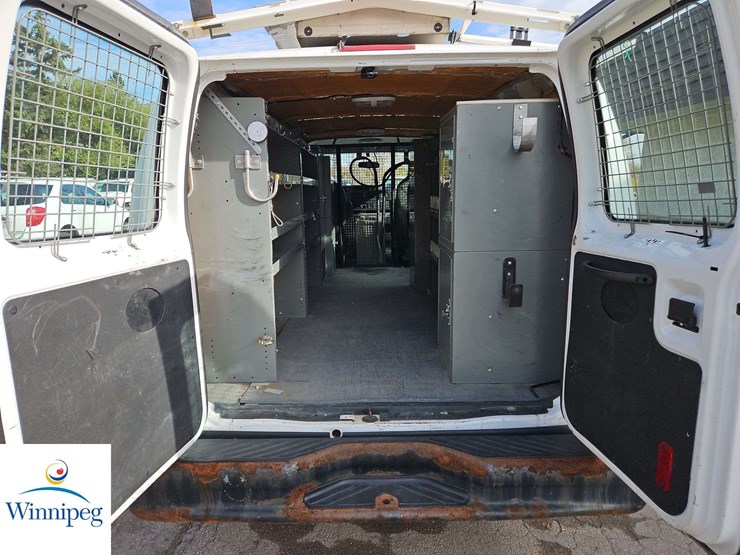 2011-ford-cargo-image-22