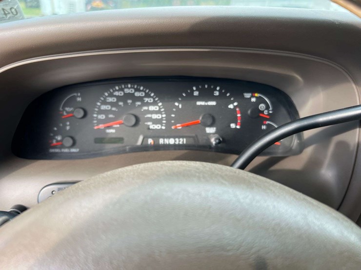 2004-ford-excursion-limited-image-13