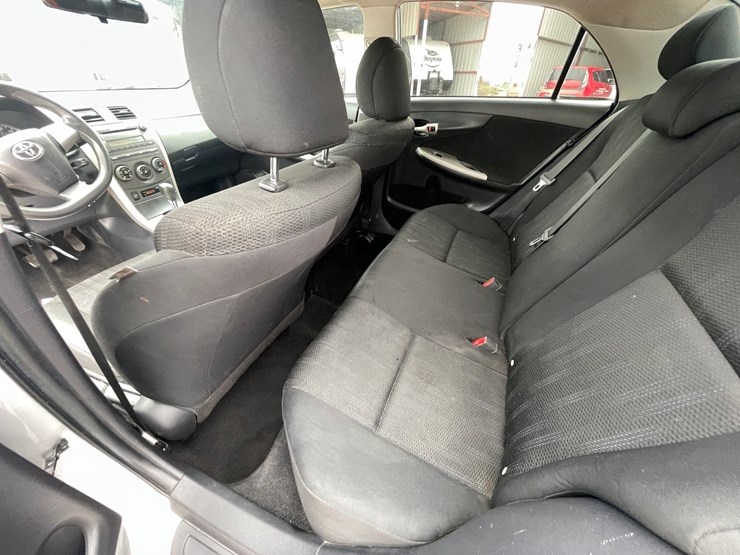 #2765-•-2011-toyota-corolla-(title-in-delay)-image-70