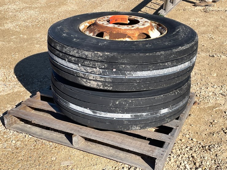 #3022-•-(2)-295/75r22.5-semi-steer-tires-and-rims-image-3