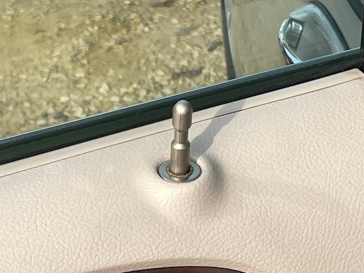 #201-•-2005-lincoln-town-car-(has-wi-title)-image-95
