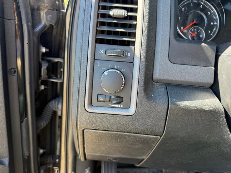 2017-dodge-1500-image-70