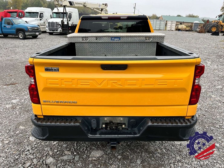2019-chevrolet-silverado-4wd-pickup-truck-image-21