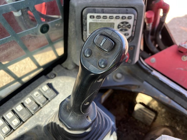 2017-takeuchi-tl12v2-image-25