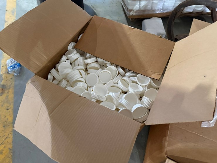 #42116-•-lot-of-(2)-pallets-of-1-gallon-empty-jugs-image-9