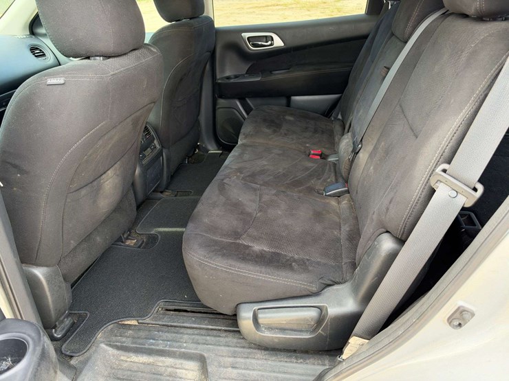 2015-nissan-pathfinder-image-14