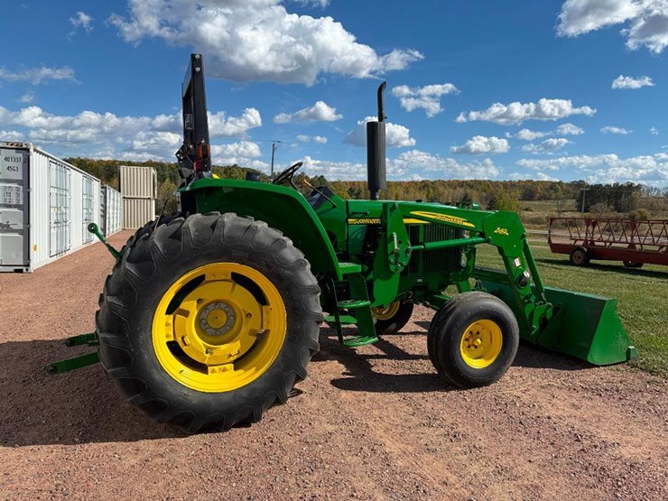 john-deere-6403-image-3