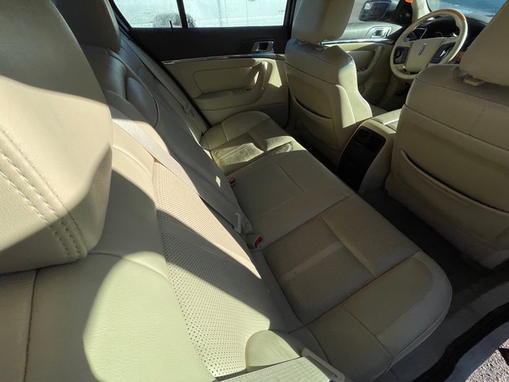 #2759-•-2010-lincoln-mks-(has-nm-title)-image-84