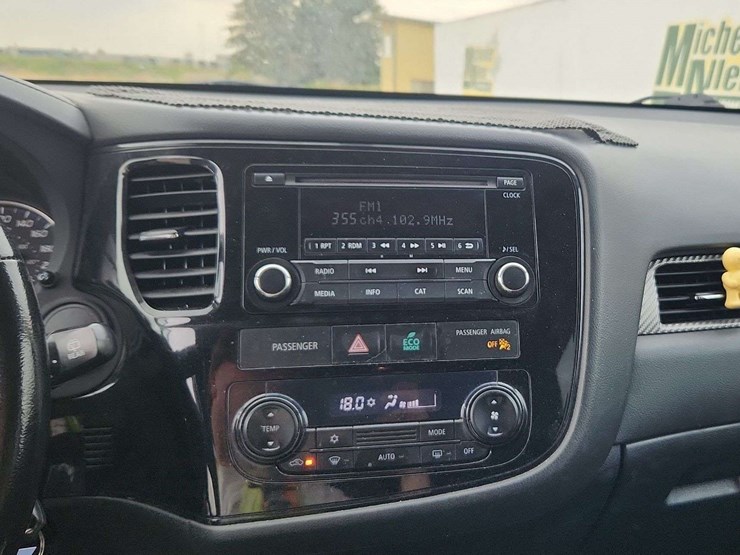 2016-mitsubishi-outlander-image-20