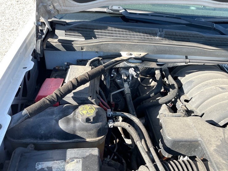 #2754-•-2015-chevrolet-silverado-(title-in-delay)-image-60