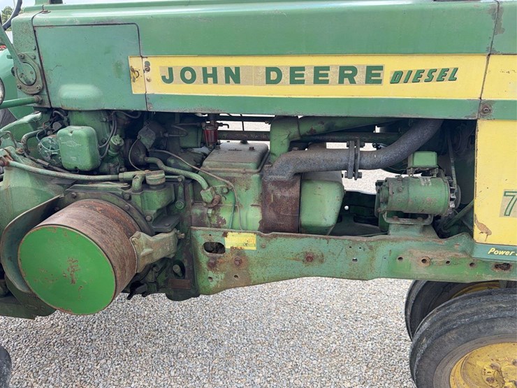 john-deere-720-image-28