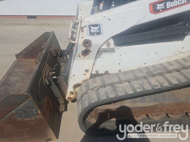 2016-bobcat-t740-image-31