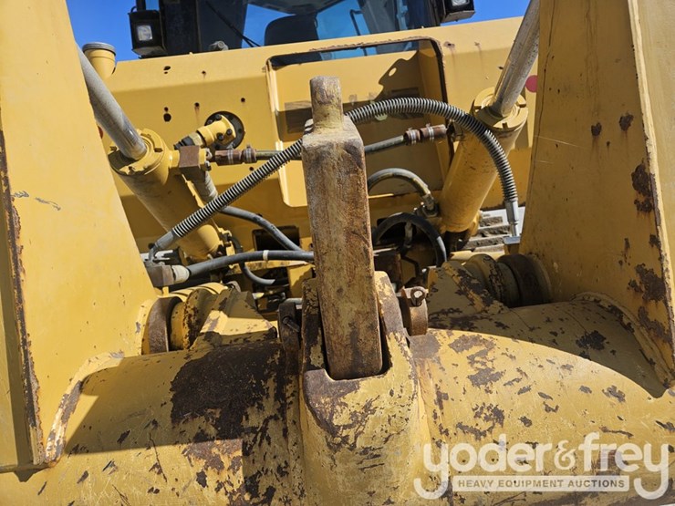 2010-caterpillar-d7e-image-20