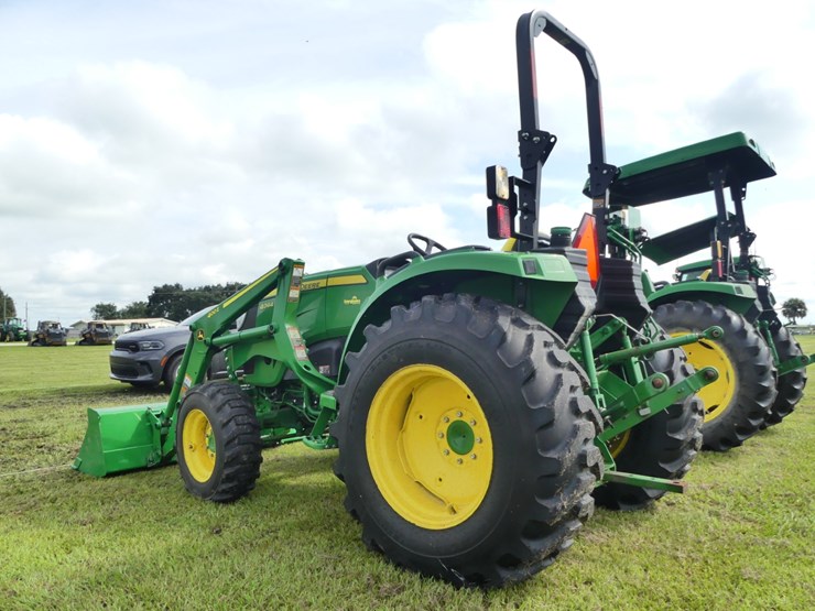 john-deere-4044m-image-4