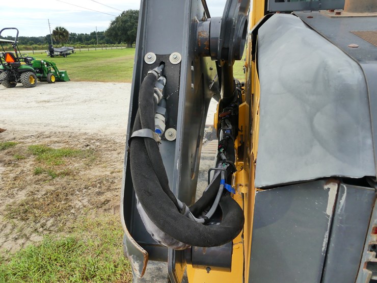 deere-333g-image-10