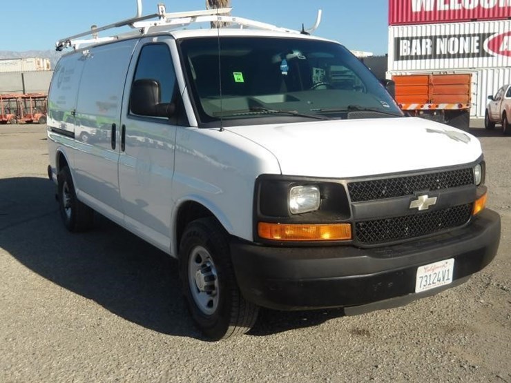 2015-utility-van-image-2