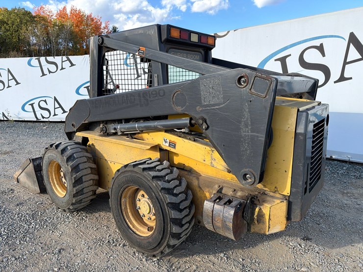 new-holland-ls190-image-3