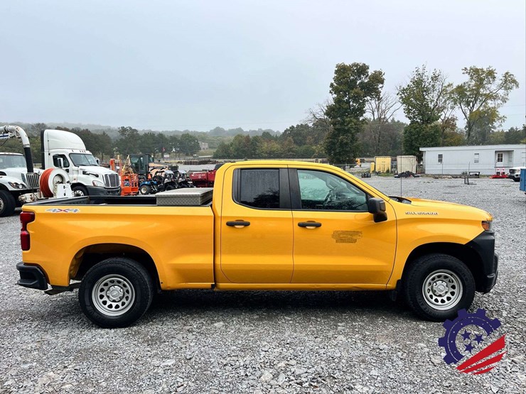 2019-chevrolet-silverado-4wd-pickup-truck-image-28