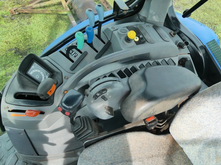new-holland-ts115a-image-15