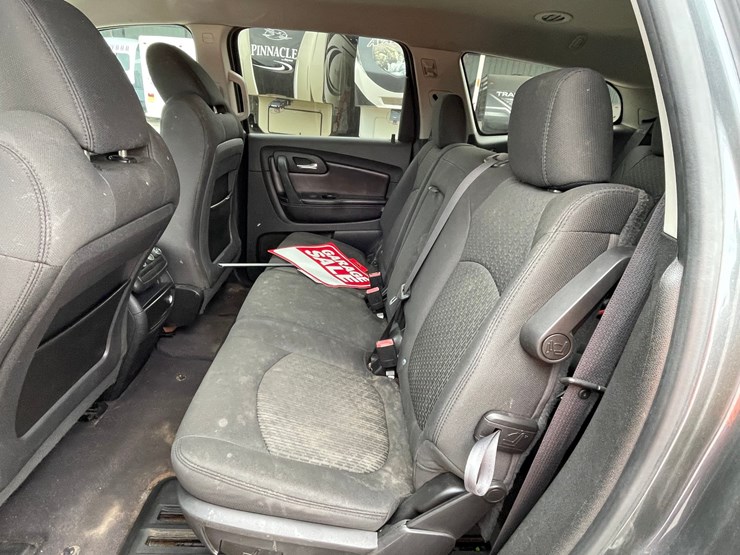 2010-chevrolet-traverse-image-25