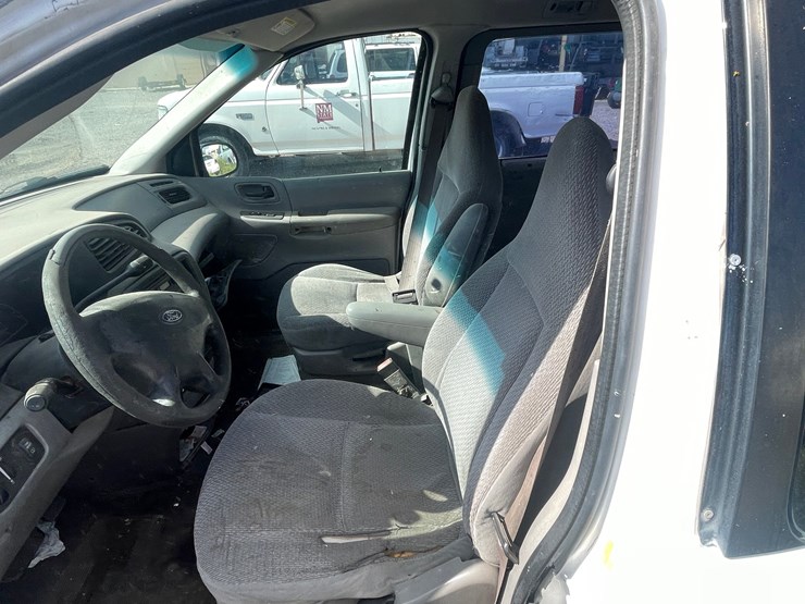 #2774-•-2001-ford-aerostar-van-(has-nm-title)(offsite-at-nmsu)-image-21
