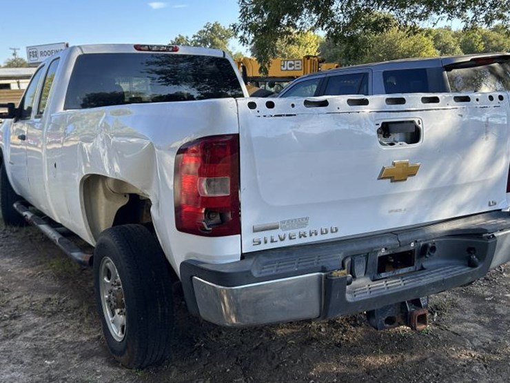 2012-chevrolet-silverado-2500-image-6