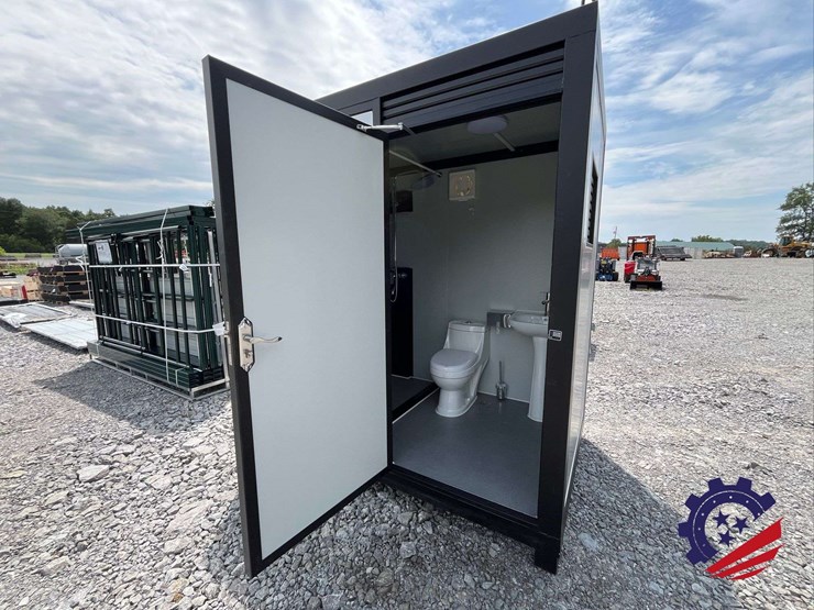 unused-2026-k1522-portable-restroom-image-10