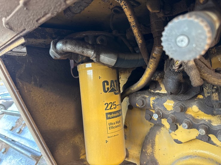 2005-caterpillar-d6n-lgp-image-29