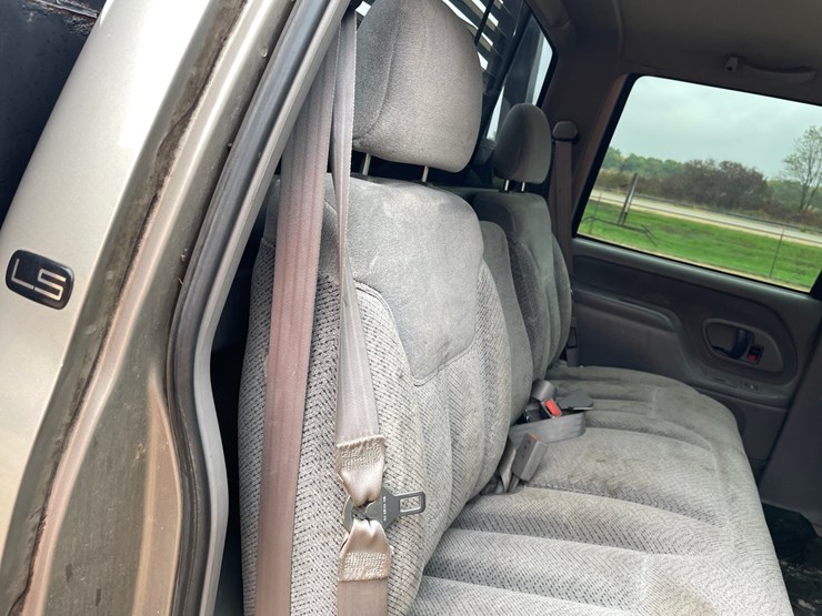 2000-chevrolet-silverado-3500-image-63