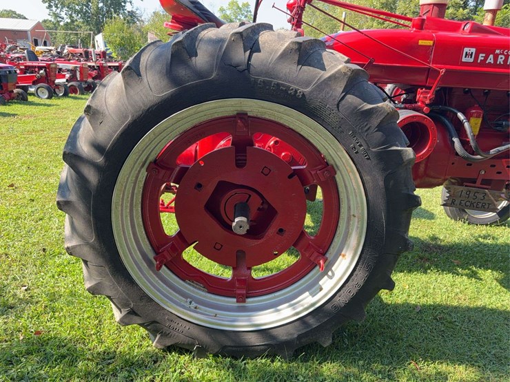 1953-farmall-super-m-image-19