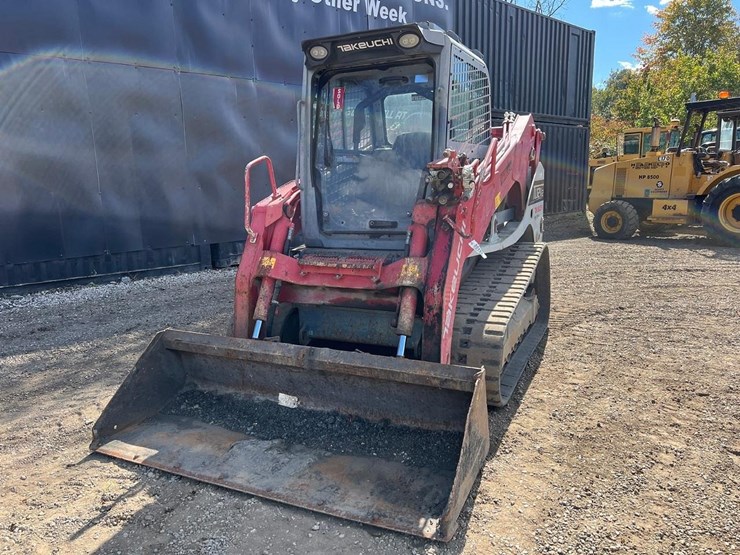 2017-takeuchi-tl12v2-image-2
