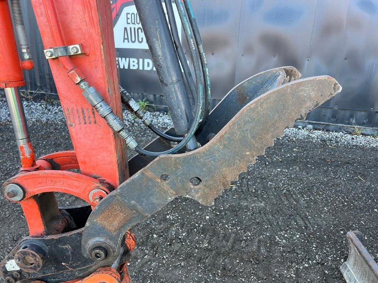 2011-kubota-kx71-3-image-12