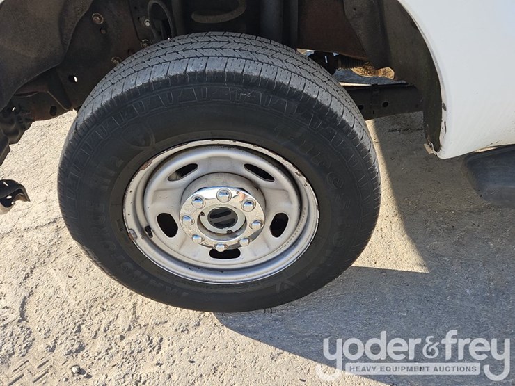 2013-ford-f350-sd-image-15