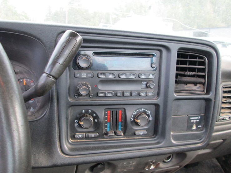 2006-chevrolet-2500hd-image-25