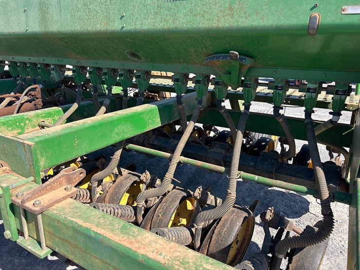 john-deere-750-image-11