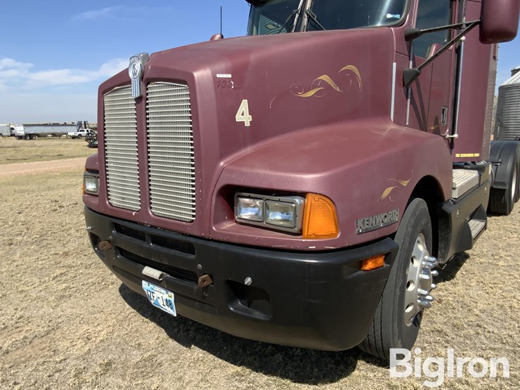 2000-kenworth-t600-image-9