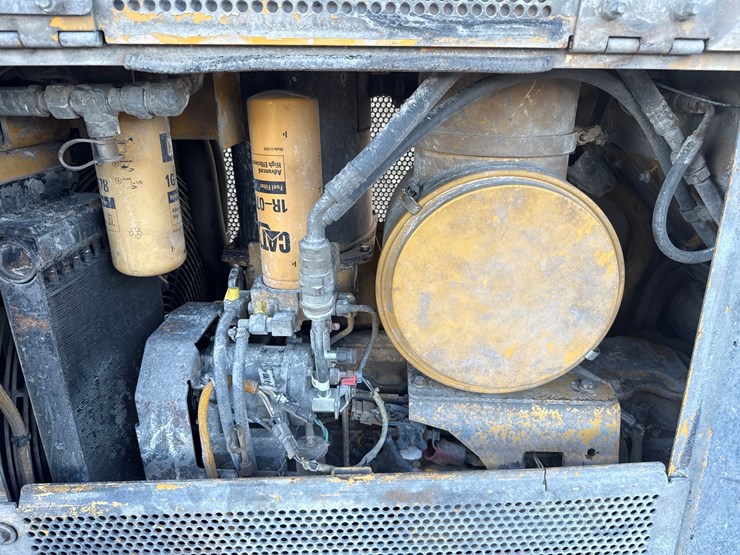 2005-caterpillar-d6n-lgp-image-39