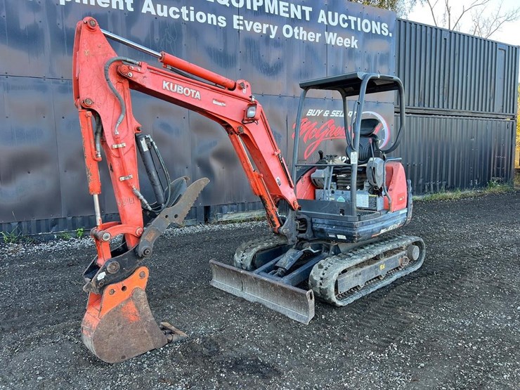 2011-kubota-kx71-3-image-2