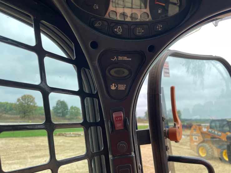 2015-bobcat-t550-image-53