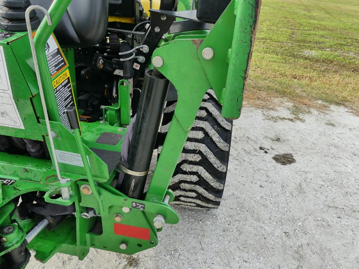 john-deere-1025r-image-7