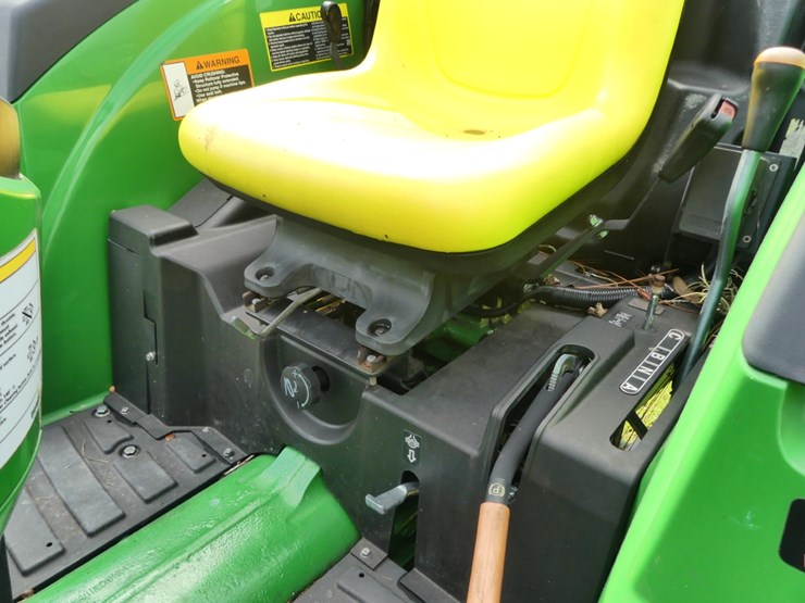 john-deere-4044m-image-15