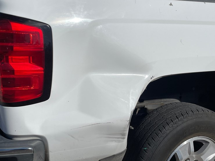 #2754-•-2015-chevrolet-silverado-(title-in-delay)-image-97